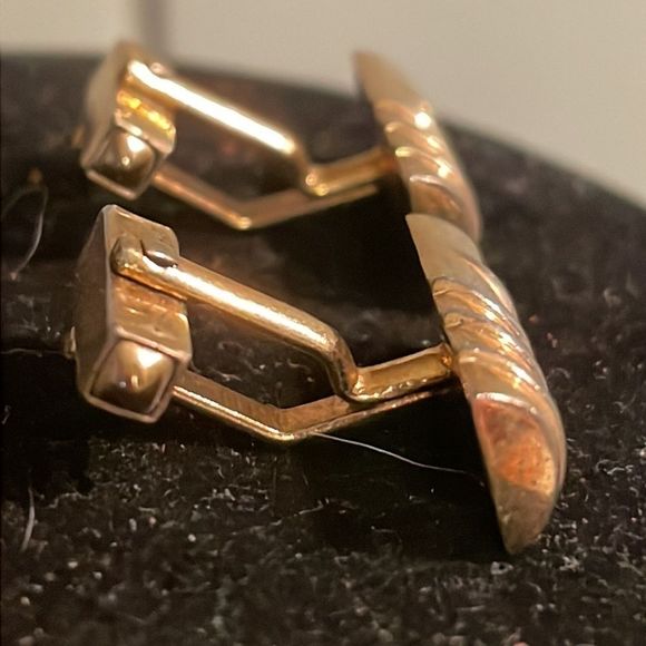 Vintage-1940s-Art Deco Swank gold plated 3D design rectangular toggle cuff links - Picture 9 of 15